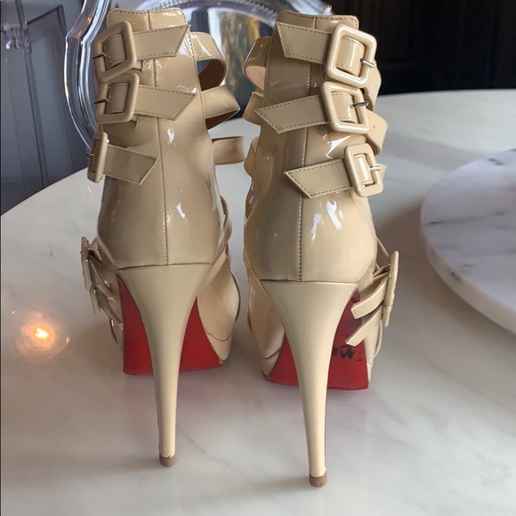 Christian Louboutin Differa SIGNED heels in nude - Picture 15 of 16